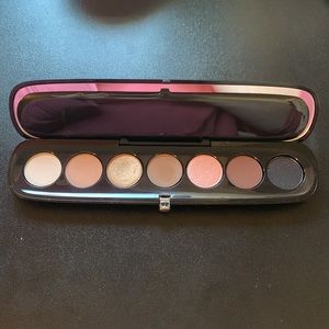Marc Jacobs Eye-Conic eyeshadow palette in Glambition.
